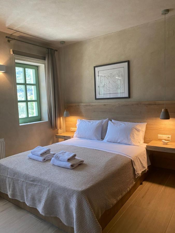 Apartamento Aristi Boutique Stonehouse With Attic Exterior foto