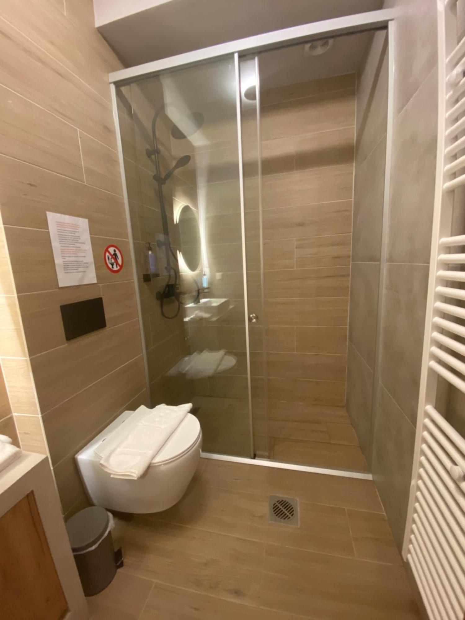 Apartamento Aristi Boutique Stonehouse With Attic Exterior foto