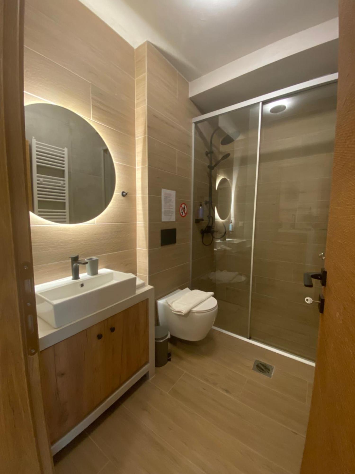 Apartamento Aristi Boutique Stonehouse With Attic Exterior foto