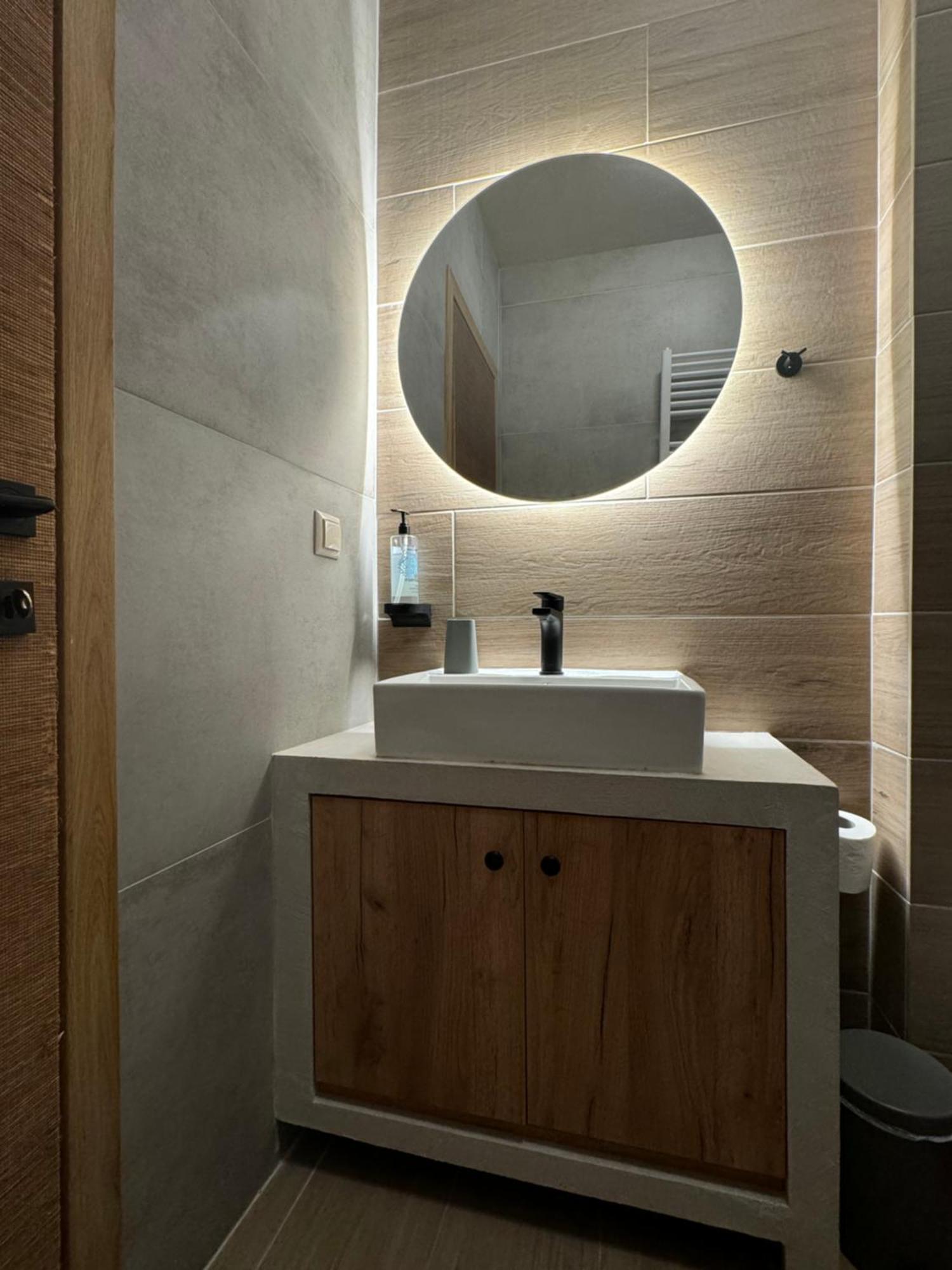 Apartamento Aristi Boutique Stonehouse With Attic Exterior foto
