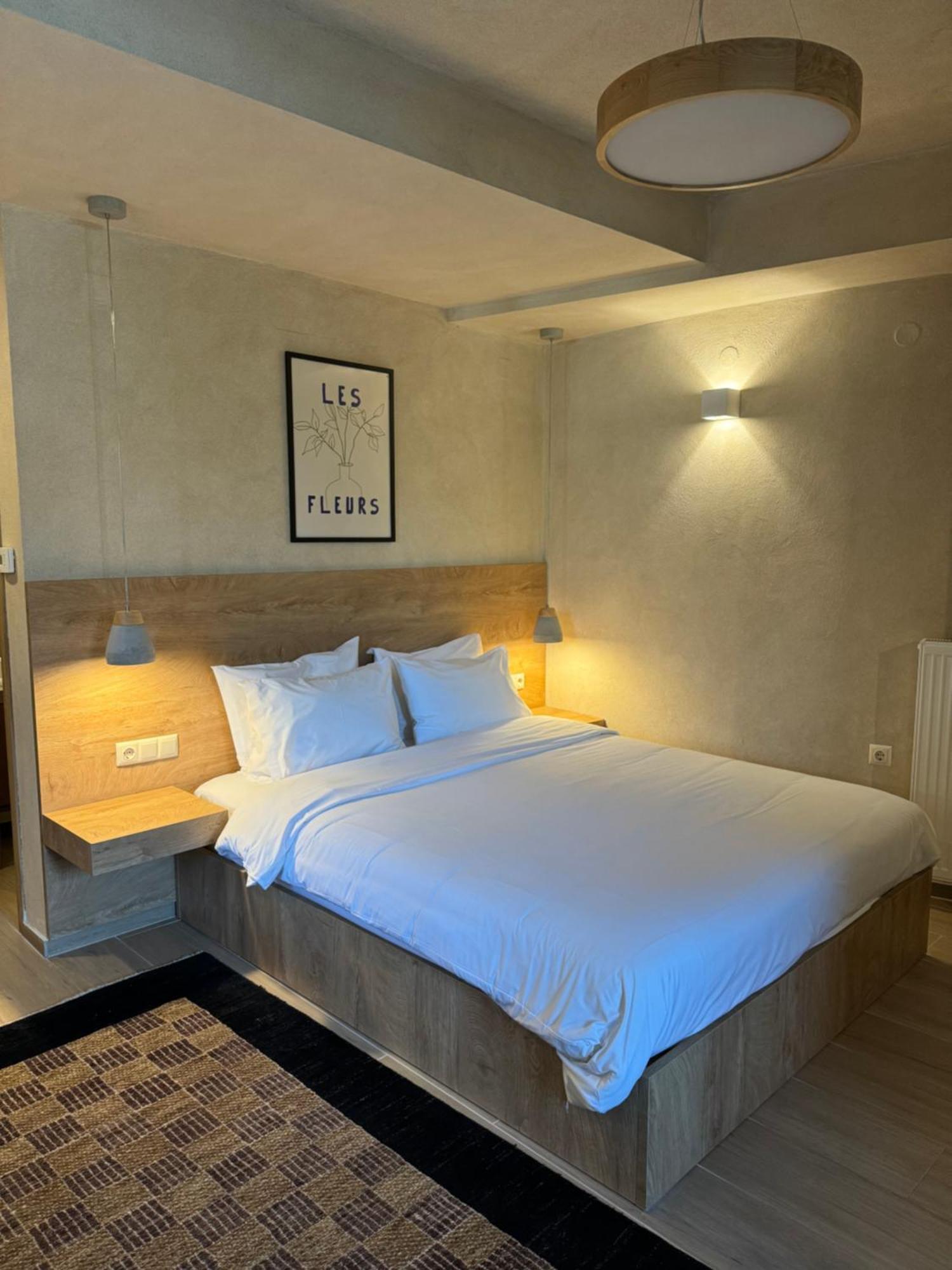Apartamento Aristi Boutique Stonehouse With Attic Exterior foto