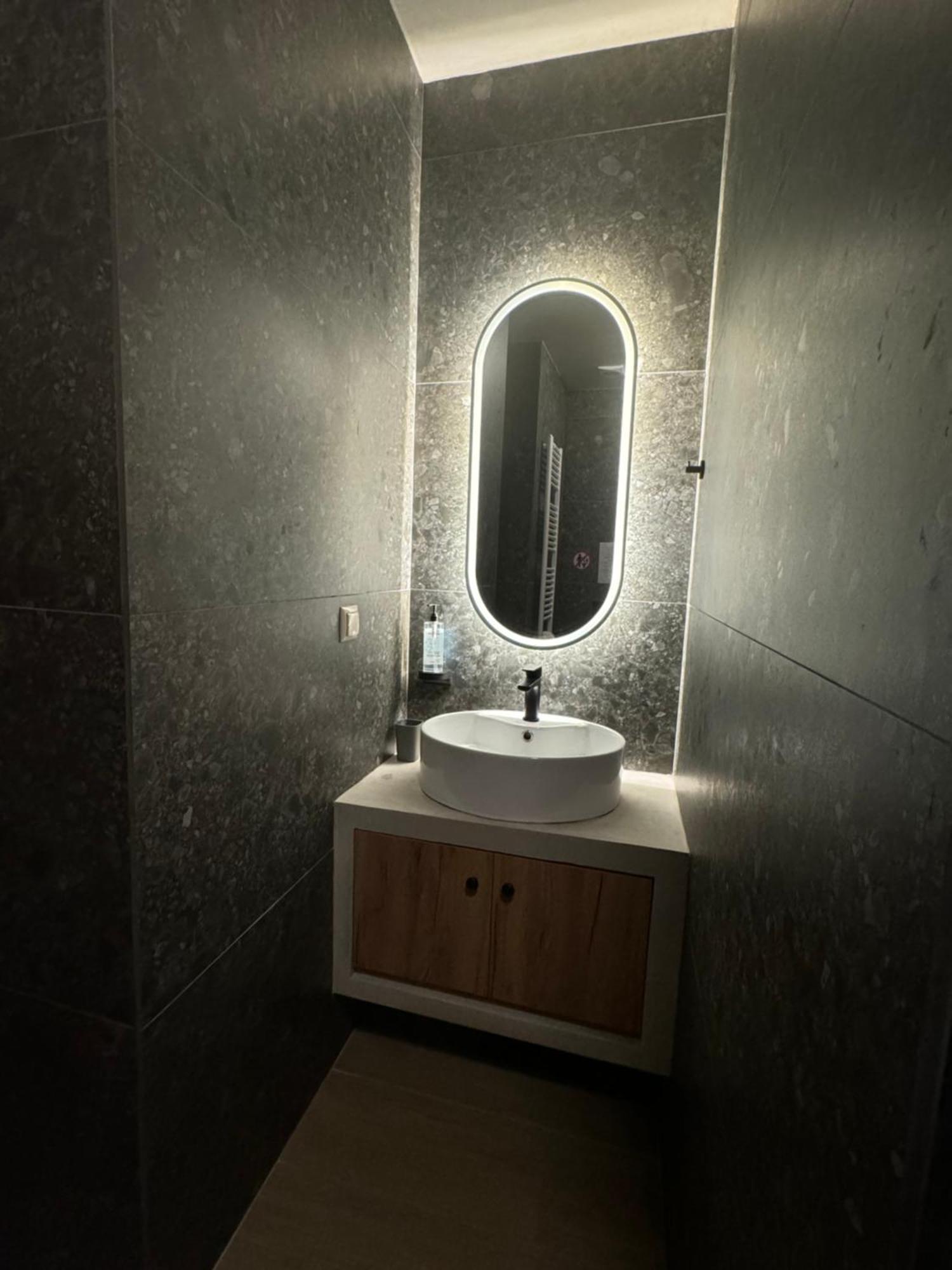 Apartamento Aristi Boutique Stonehouse With Attic Exterior foto