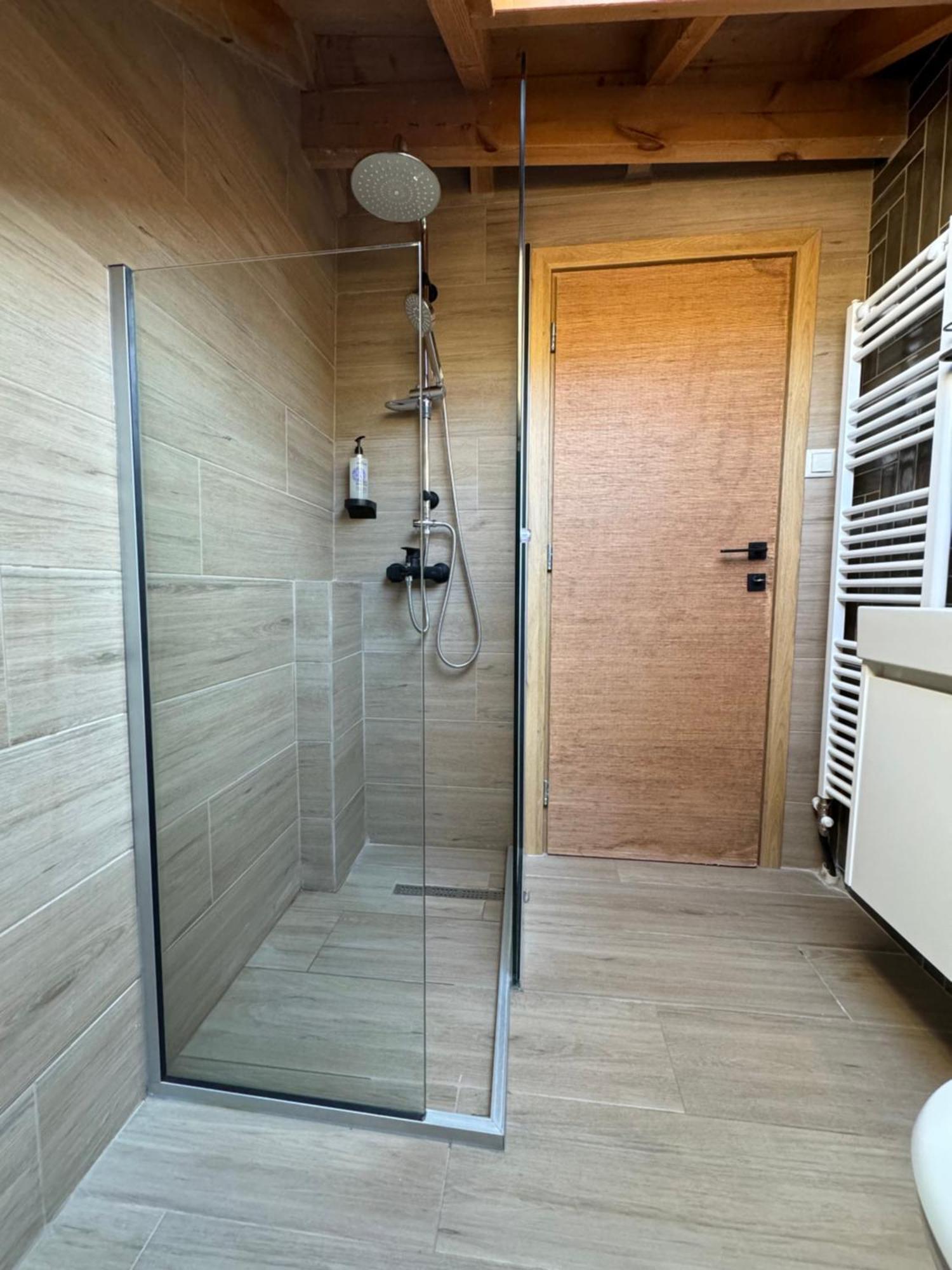 Apartamento Aristi Boutique Stonehouse With Attic Exterior foto