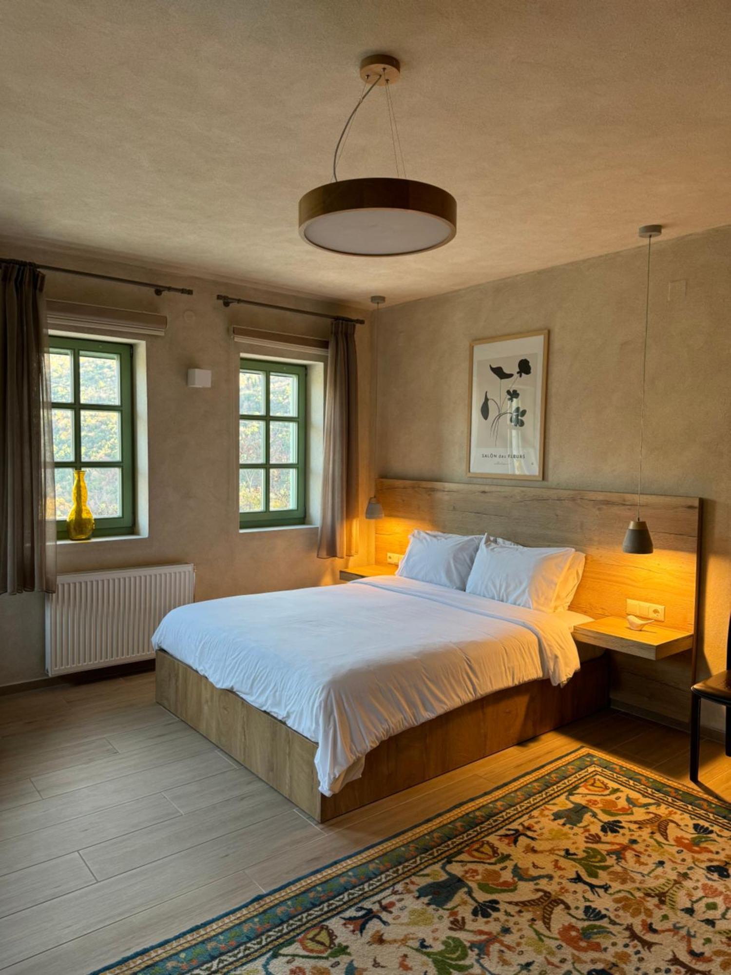 Apartamento Aristi Boutique Stonehouse With Attic Exterior foto